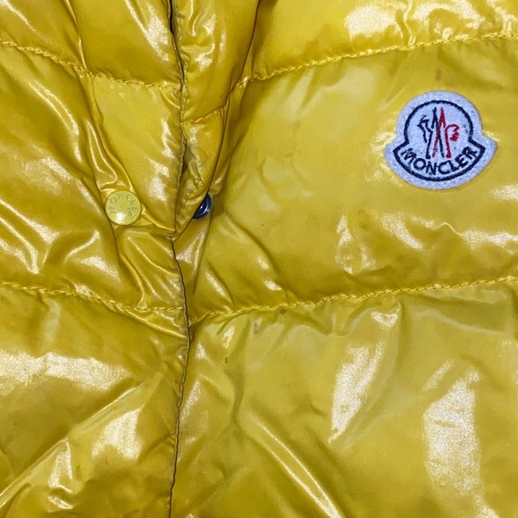 Vest - Picture 1 of 4